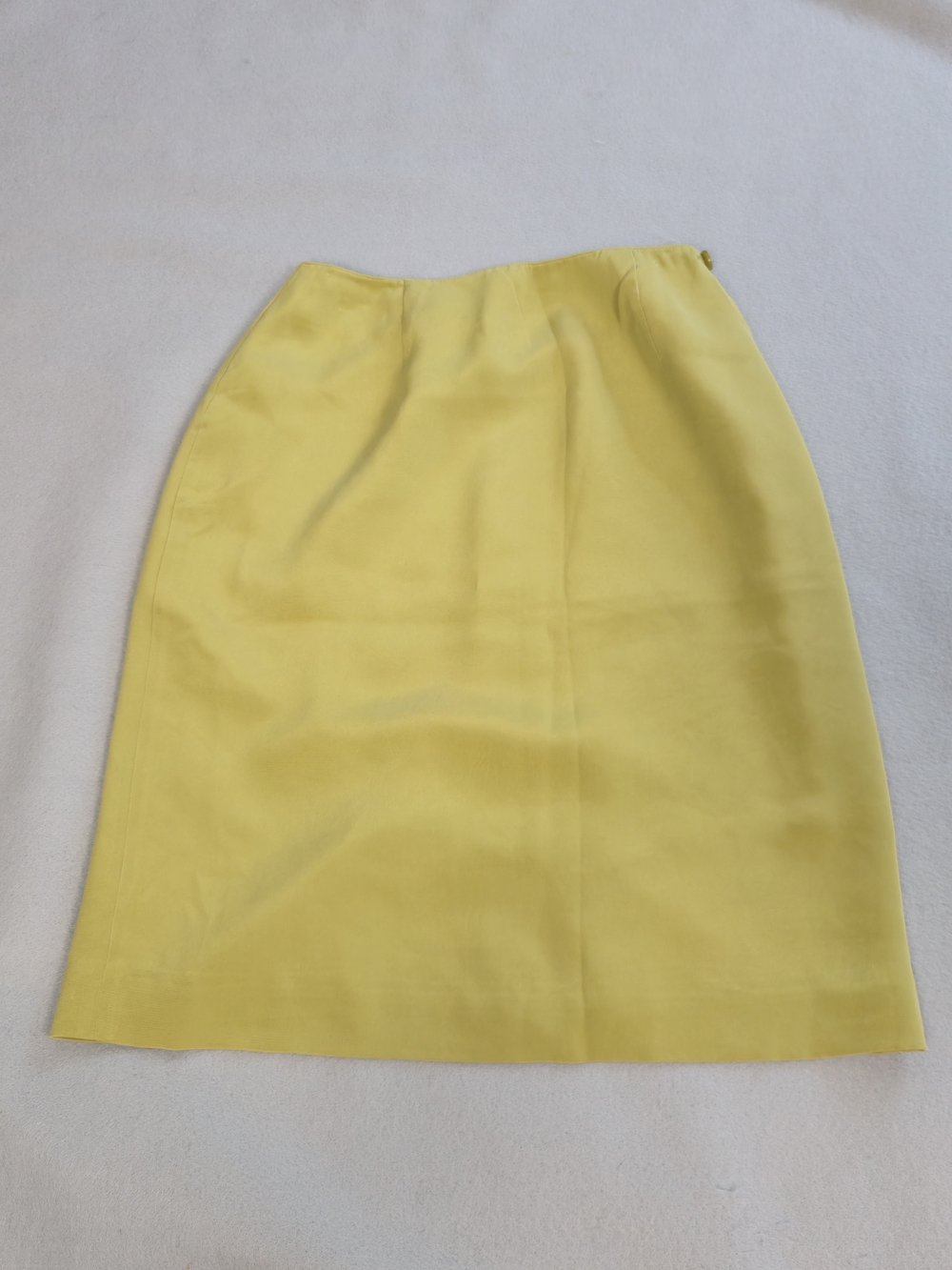 Jones New York Yellow Silk Pencil Skirt Size 4 Back Slit Chartreuse
